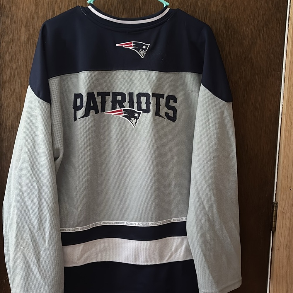 NFL Men's Patriots jersey! Medium- great gift! - Picture 2 of 7